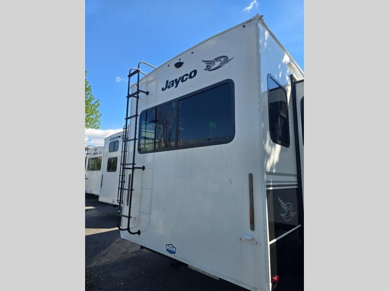 New 2026 Jayco 355MBQS Eagle - photo - 10