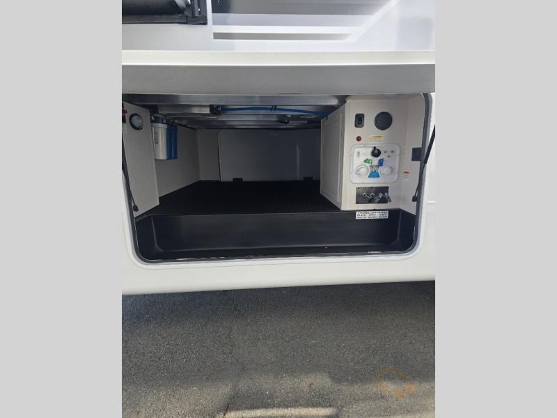 New 2026 Jayco 355MBQS Eagle - photo - 15