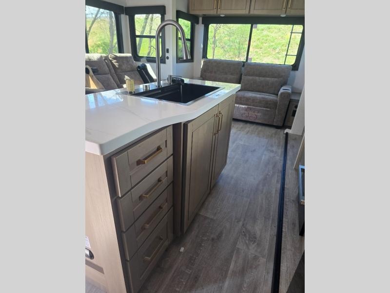 New 2026 Jayco 355MBQS Eagle - photo - 39