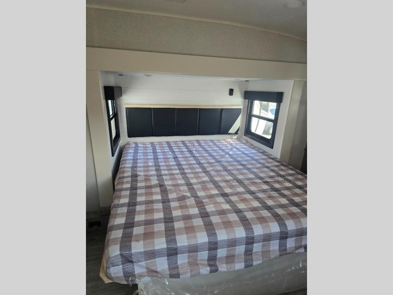 New 2026 Jayco 355MBQS Eagle - photo - 67