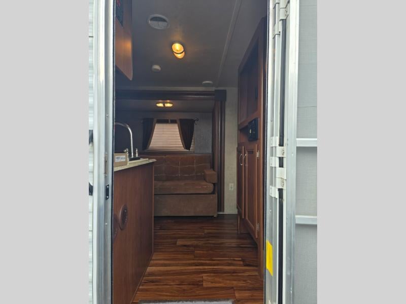 Pre-Owned 2016 Forest River RV 262BH Salem Cruise Lite - photo - 6