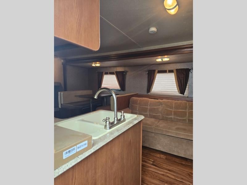 Pre-Owned 2016 Forest River RV 262BH Salem Cruise Lite - photo - 7