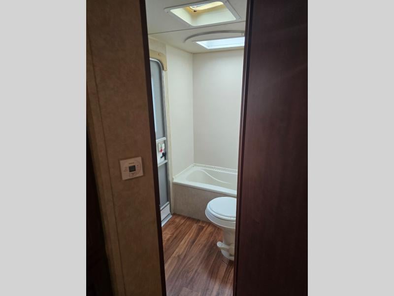 Pre-Owned 2016 Forest River RV 262BH Salem Cruise Lite - photo - 15