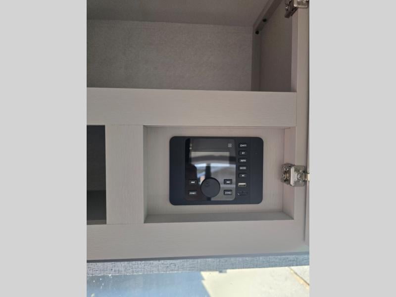 New 2027 Jayco JAY FLIGHT 210QB JAYCO - photo - 37