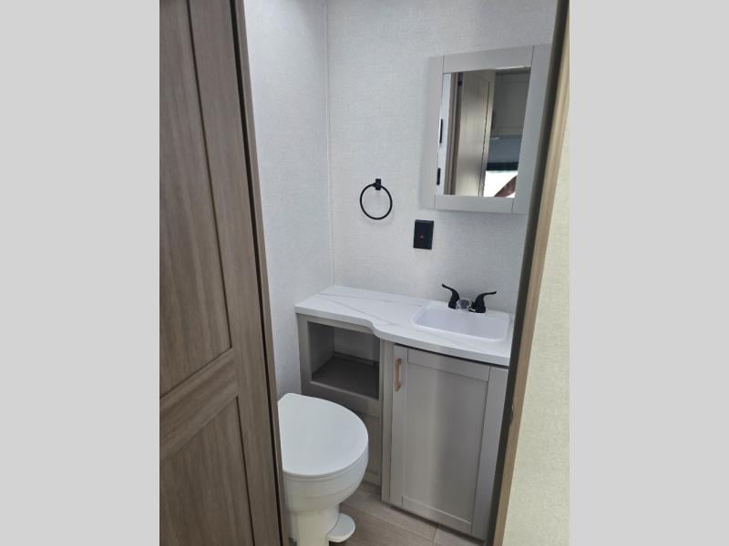 New 2027 Jayco JAY FLIGHT 210QB JAYCO - photo - 48