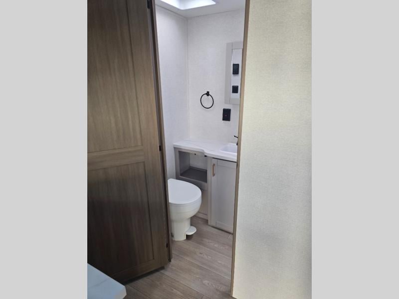 New 2027 Jayco JAY FLIGHT 210QB JAYCO - photo - 54