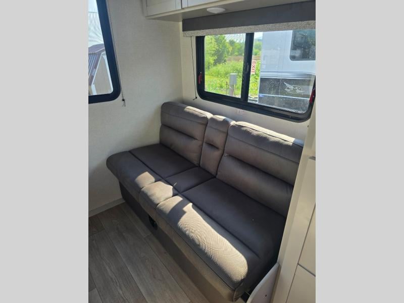 New 2027 Jayco JAY FLIGHT 210QB JAYCO - photo - 39