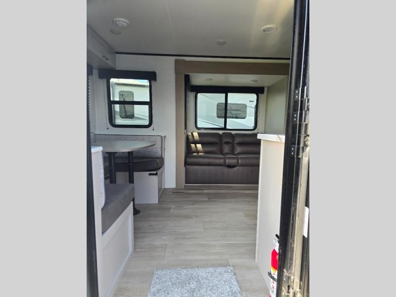 New 2027 Jayco 25RLSL JAY FEATHER AIR SL - photo - 10
