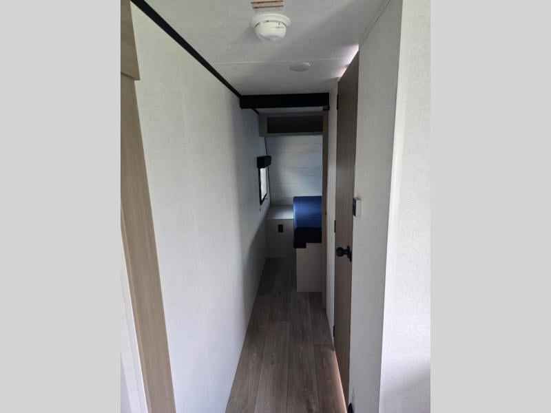 New 2027 Jayco 25RLSL JAY FEATHER AIR SL - photo - 28