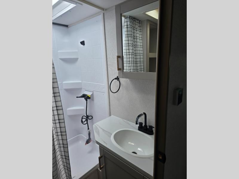 New 2027 Jayco 25RLSL JAY FEATHER AIR SL - photo - 32