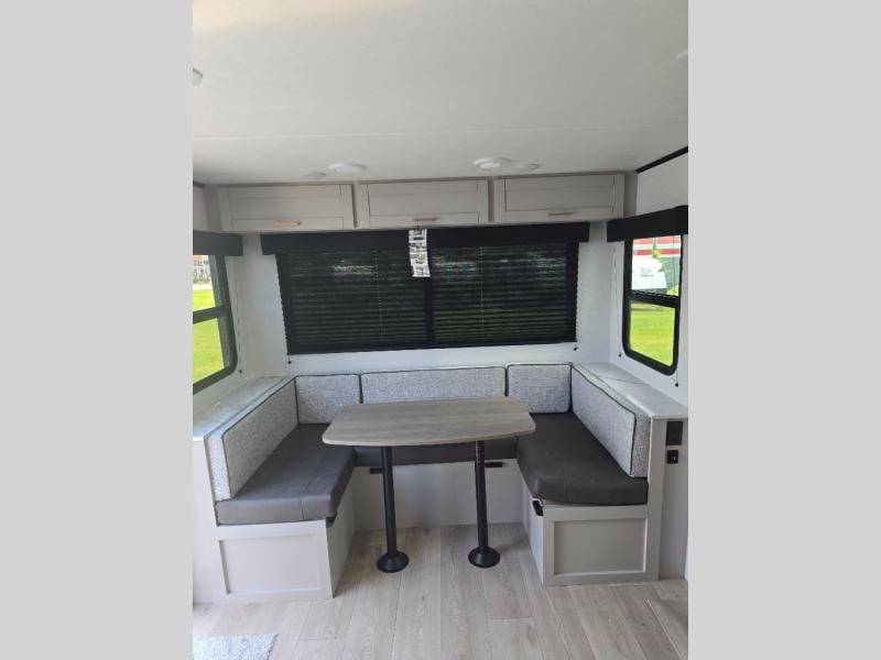 New 2027 Jayco 25RLSL JAY FEATHER AIR SL - photo - 45