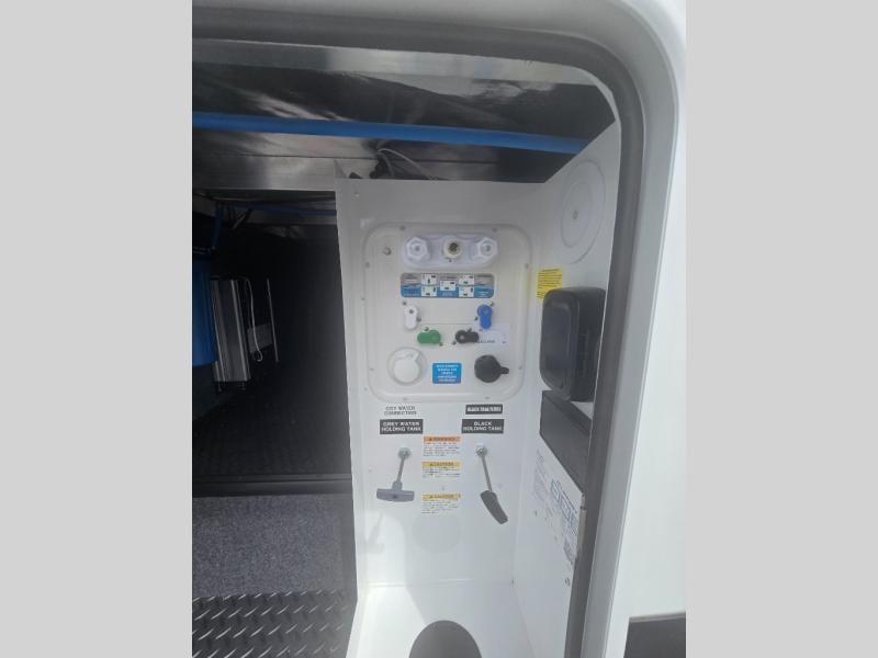 New 2027 Jayco SEISMIN 359 - photo - 11