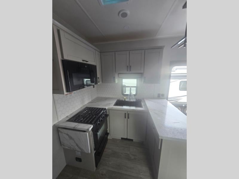 New 2027 Jayco SEISMIN 359 - photo - 19