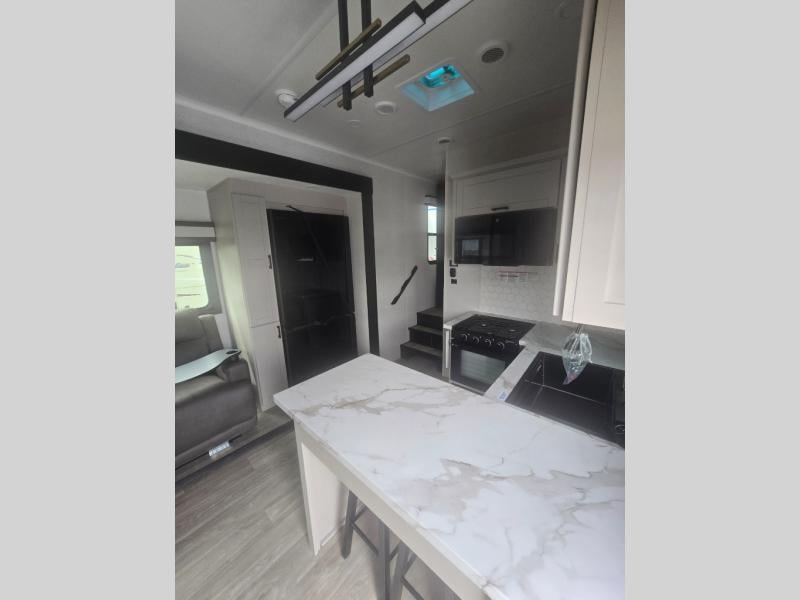 New 2027 Jayco SEISMIN 359 - photo - 17
