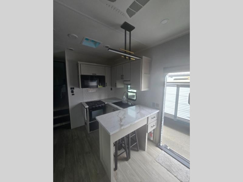 New 2027 Jayco SEISMIN 359 - photo - 18