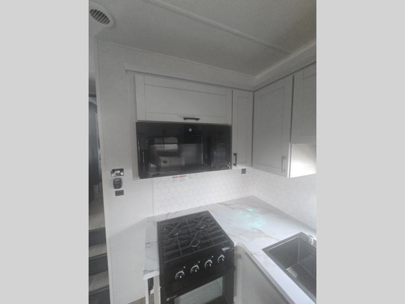 New 2027 Jayco SEISMIN 359 - photo - 24