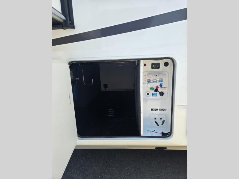 New 2026 Jayco North Point 377RLBH - photo - 13