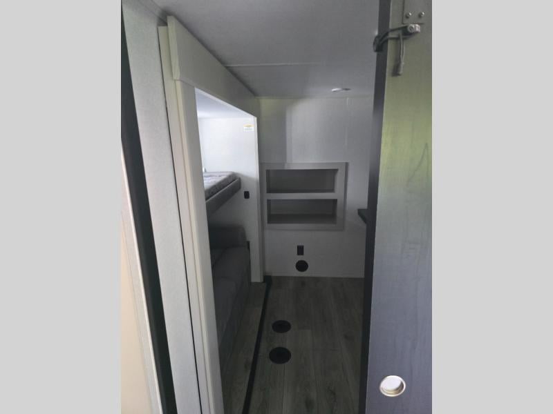New 2026 Jayco North Point 377RLBH - photo - 25