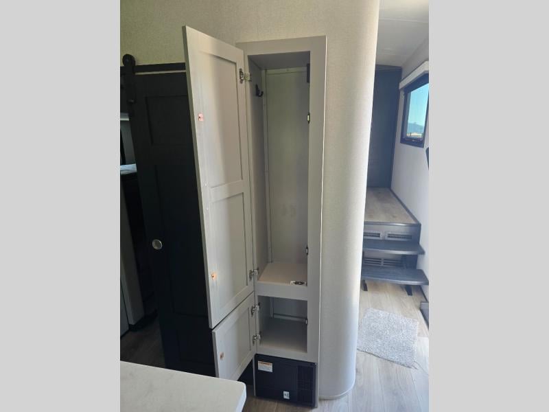 New 2026 Jayco North Point 377RLBH - photo - 23
