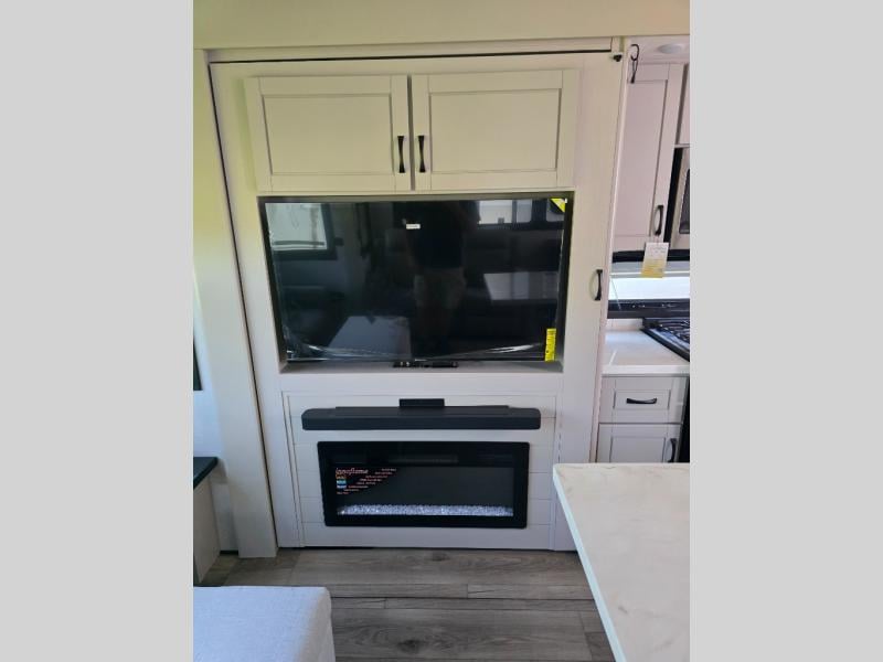 New 2026 Jayco North Point 377RLBH - photo - 52
