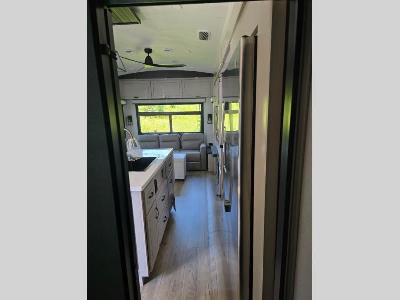 New 2026 Jayco North Point 377RLBH - photo - 30