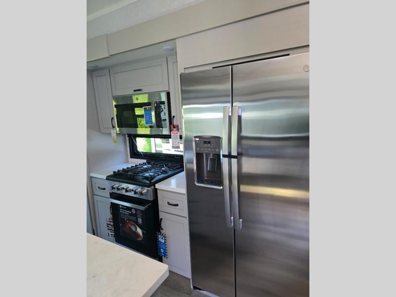 New 2026 Jayco North Point 377RLBH - photo - 31