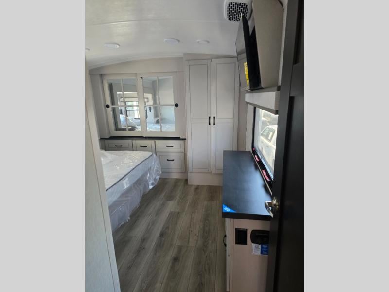 New 2026 Jayco North Point 377RLBH - photo - 77