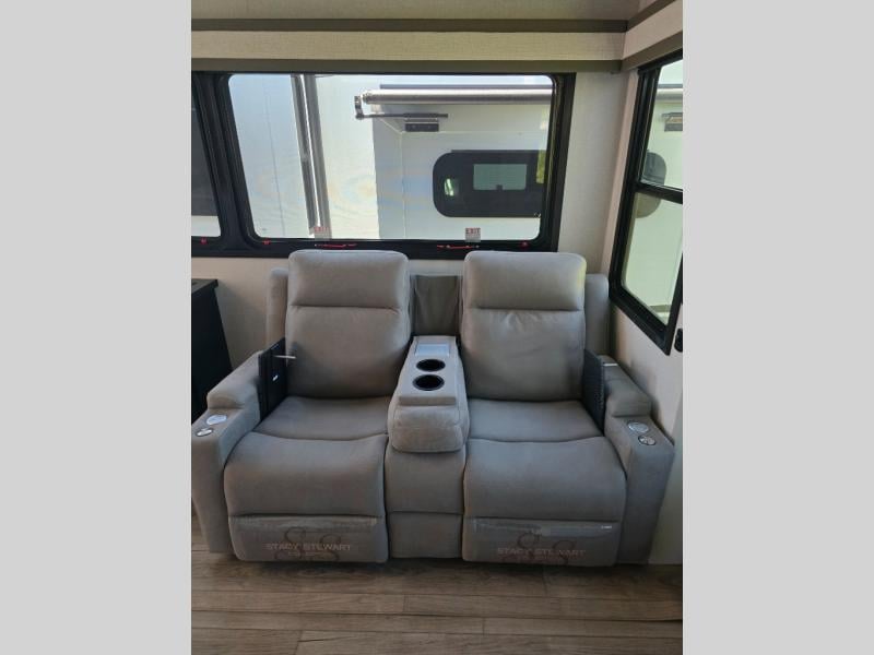 New 2026 Jayco North Point 377RLBH - photo - 60