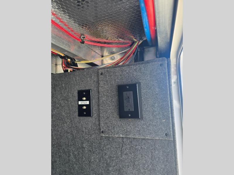 New 2026 Jayco North Point 377RLBH - photo - 6