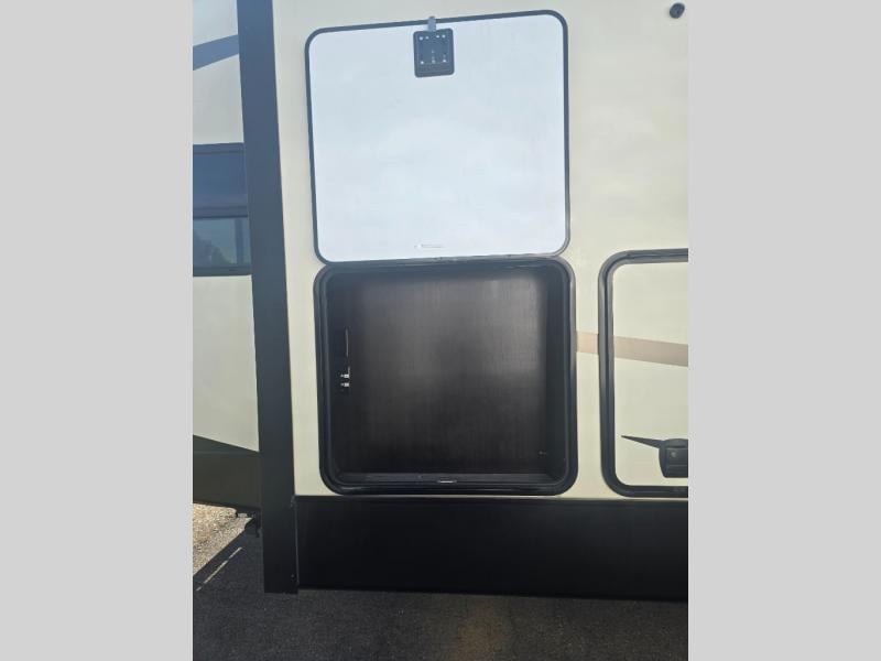 Pre-Owned 2022 Starcraft Telluride 338MBH - photo - 5