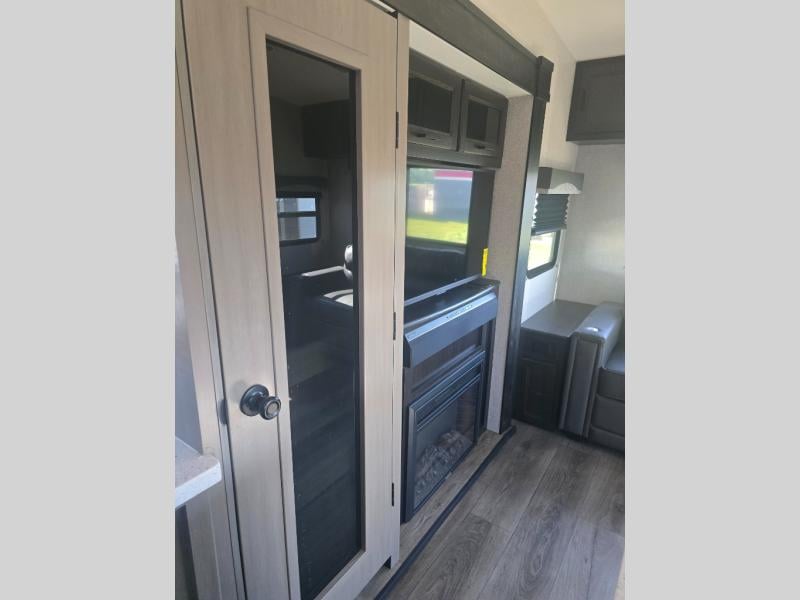 Pre-Owned 2022 Starcraft Telluride 338MBH - photo - 22