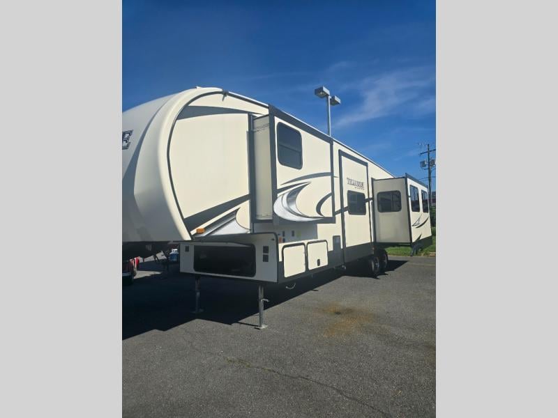 Pre-Owned 2022 Starcraft Telluride 338MBH - photo - 11