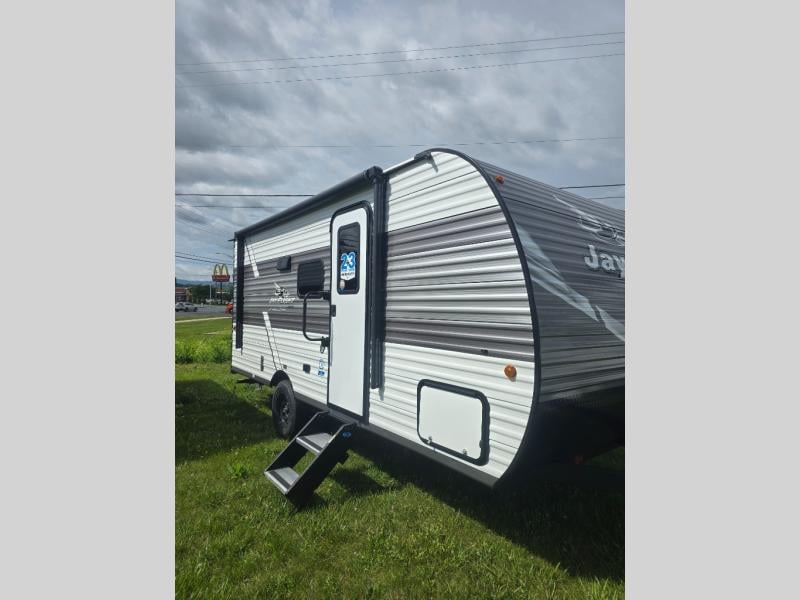 New 2027 Jayco Jay Flight 175BH - photo - 0