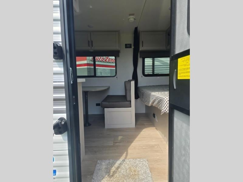 New 2027 Jayco Jay Flight 175BH - photo - 8