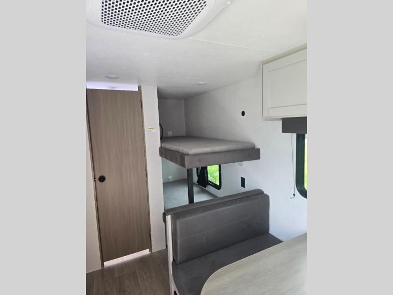 New 2027 Jayco Jay Flight 175BH - photo - 13