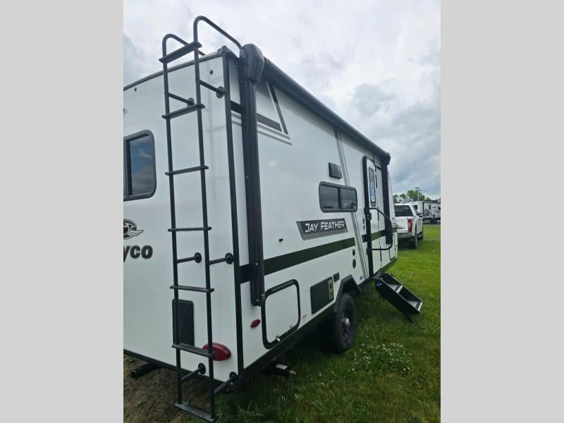 New 2027 Jayco Jay Feather Air 16RB - photo - 5