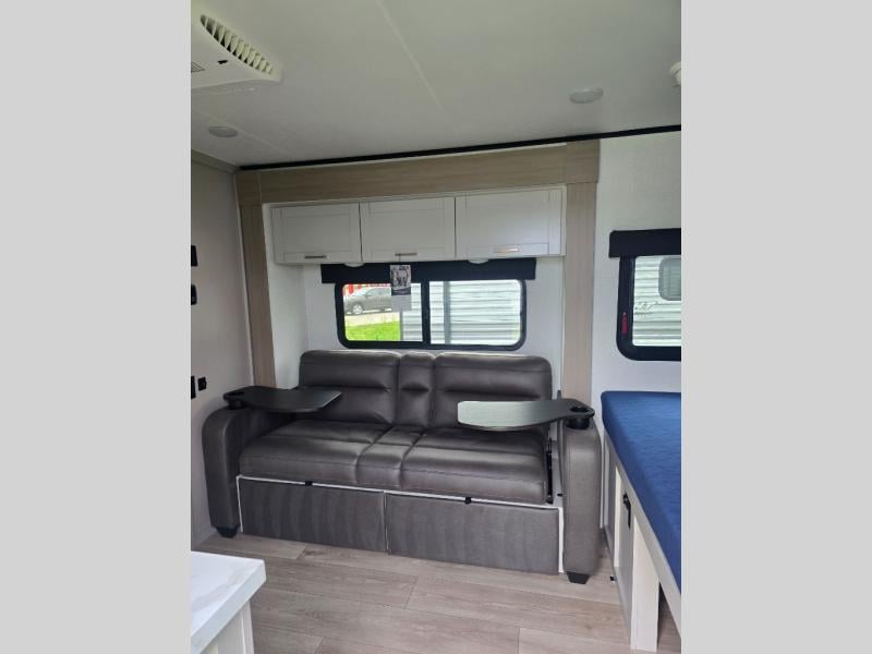 New 2027 Jayco Jay Feather Air 16RB - photo - 12
