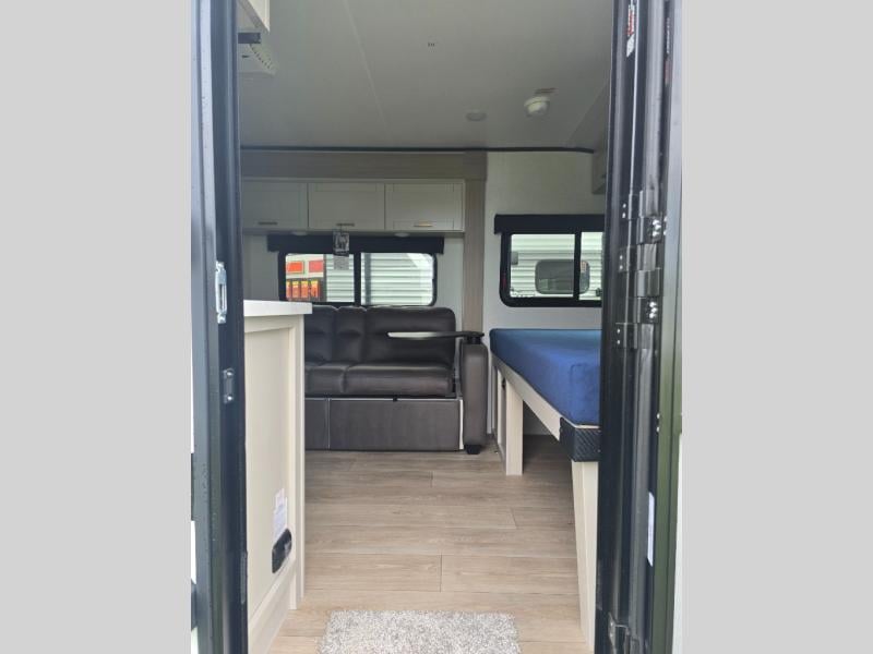 New 2027 Jayco Jay Feather Air 16RB - photo - 10