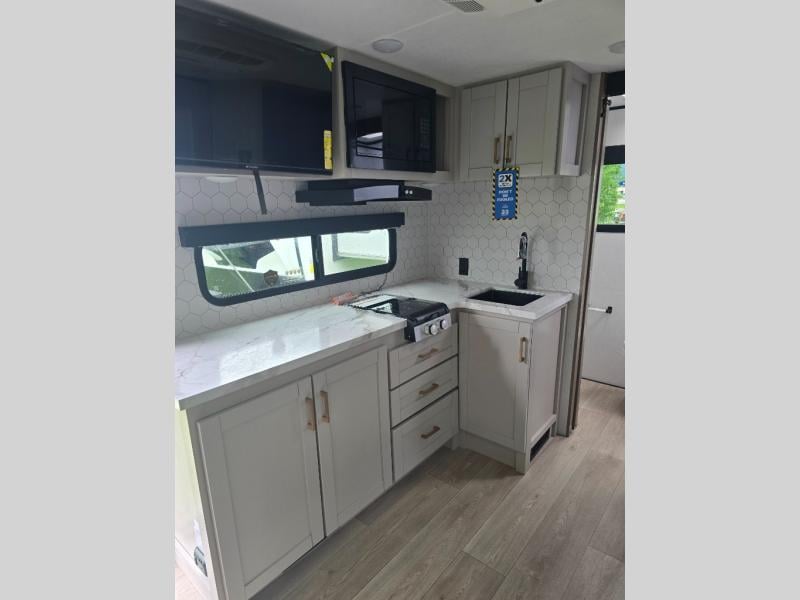 New 2027 Jayco Jay Feather Air 16RB - photo - 16