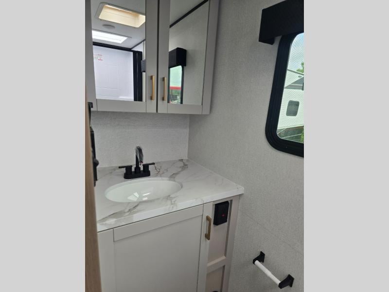New 2027 Jayco Jay Feather Air 16RB - photo - 29