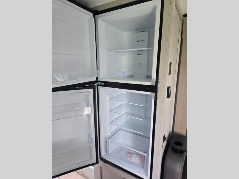 New 2027 Jayco Jay Feather Air 16RB - photo - 26