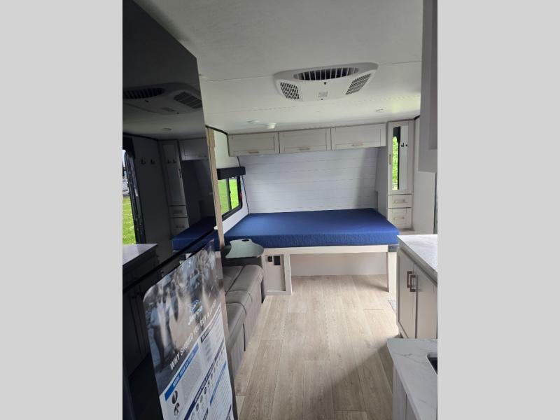 New 2027 Jayco Jay Feather Air 16RB - photo - 36