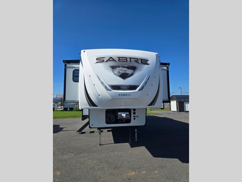 Pre-Owned 2022 Forest River RV Sabre 37FLH - photo - 1