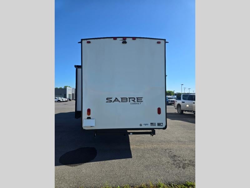 Pre-Owned 2022 Forest River RV Sabre 37FLH - photo - 5