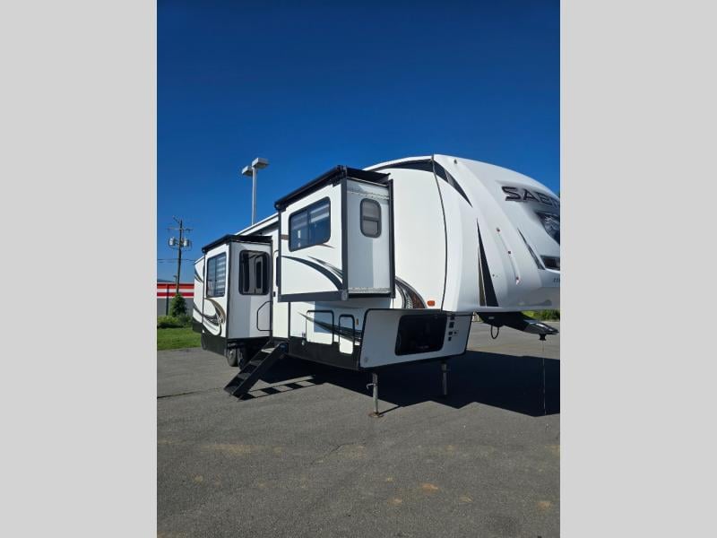 Pre-Owned 2022 Forest River RV Sabre 37FLH - photo - 0