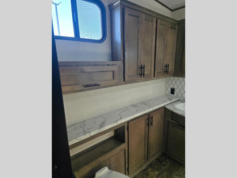 Pre-Owned 2022 Forest River RV Sabre 37FLH - photo - 24