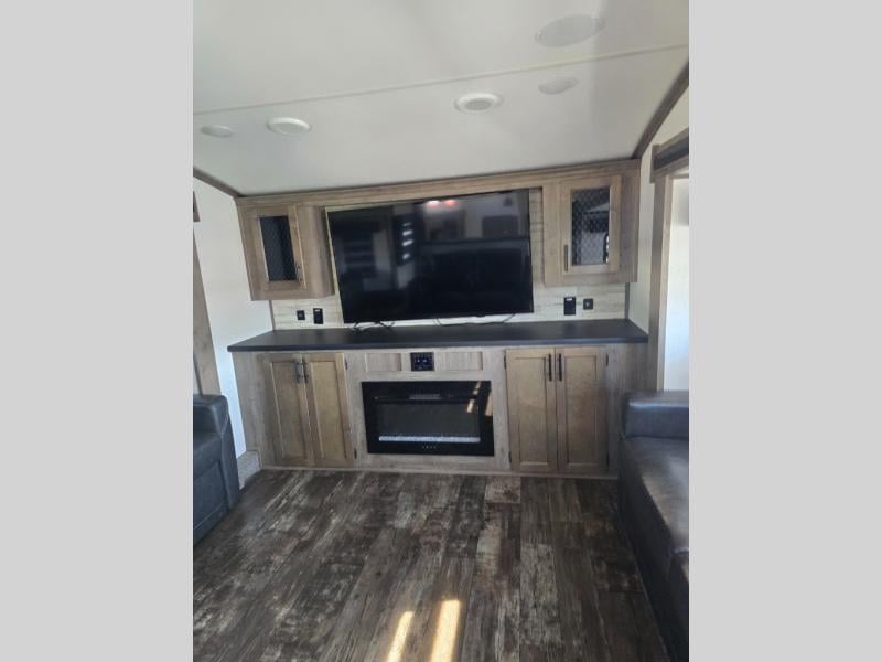 Pre-Owned 2022 Forest River RV Sabre 37FLH - photo - 34
