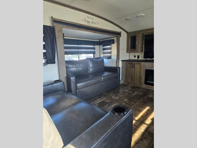 Pre-Owned 2022 Forest River RV Sabre 37FLH - photo - 33