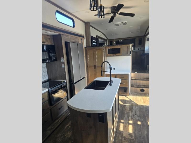 Pre-Owned 2022 Forest River RV Sabre 37FLH - photo - 30
