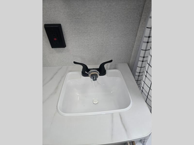 New 2027 Jayco Jay Flight 225MLS - photo - 37